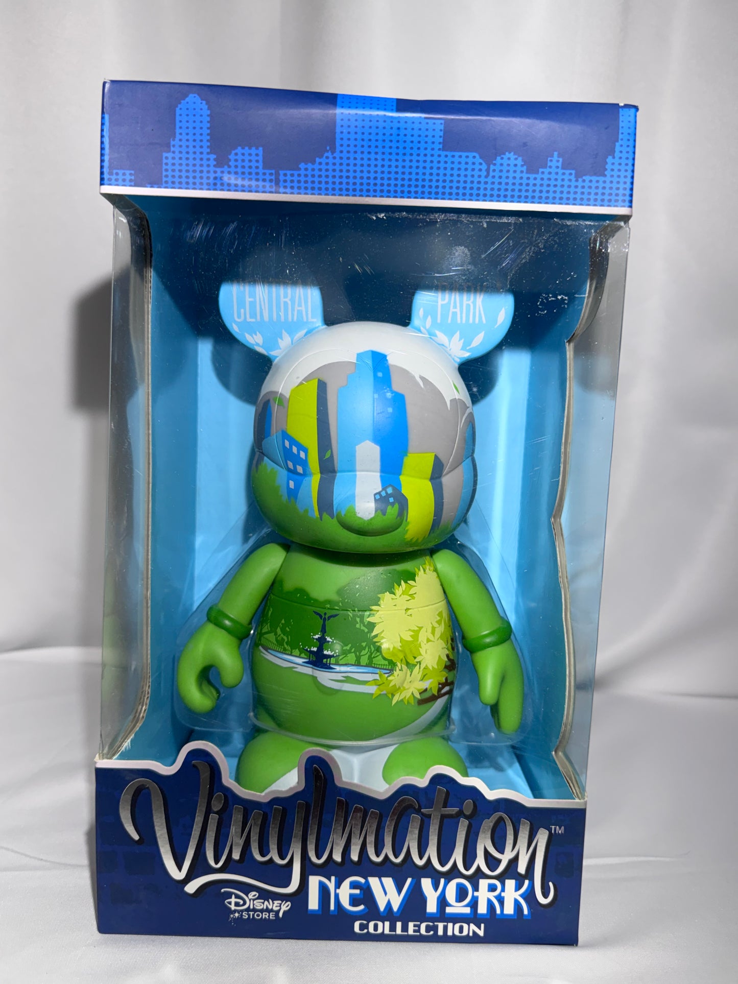Disney Vinylmation New York City Central Park 9” Figure Oskar Mendez LE 1540