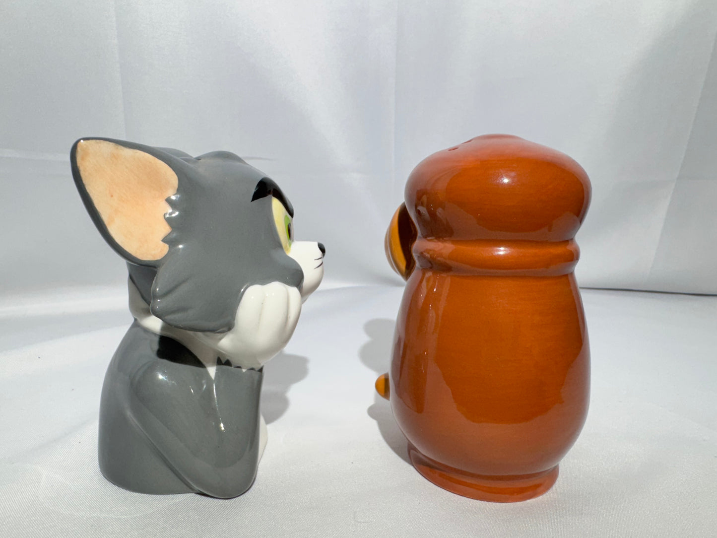 Vintage Tom and Jerry Salt & Pepper Shaker Set – 2001 Hanna-Barbera – Original Stoppers