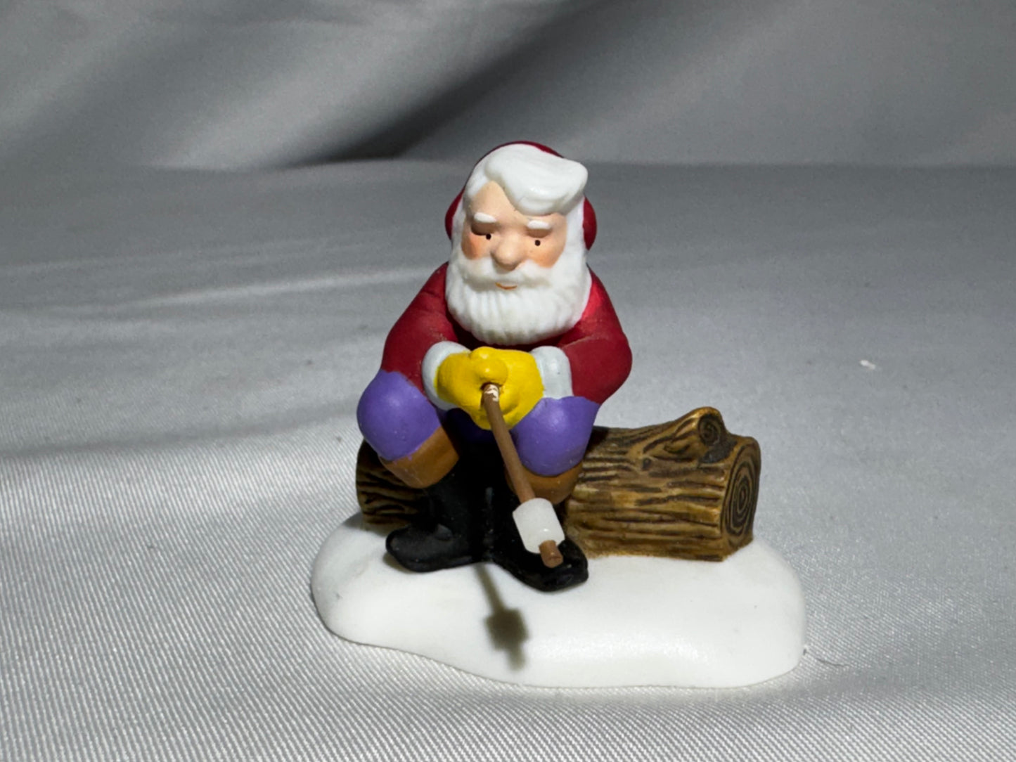 Department 56 North Pole Series – Marshmallows Around the Campfire #56.56712