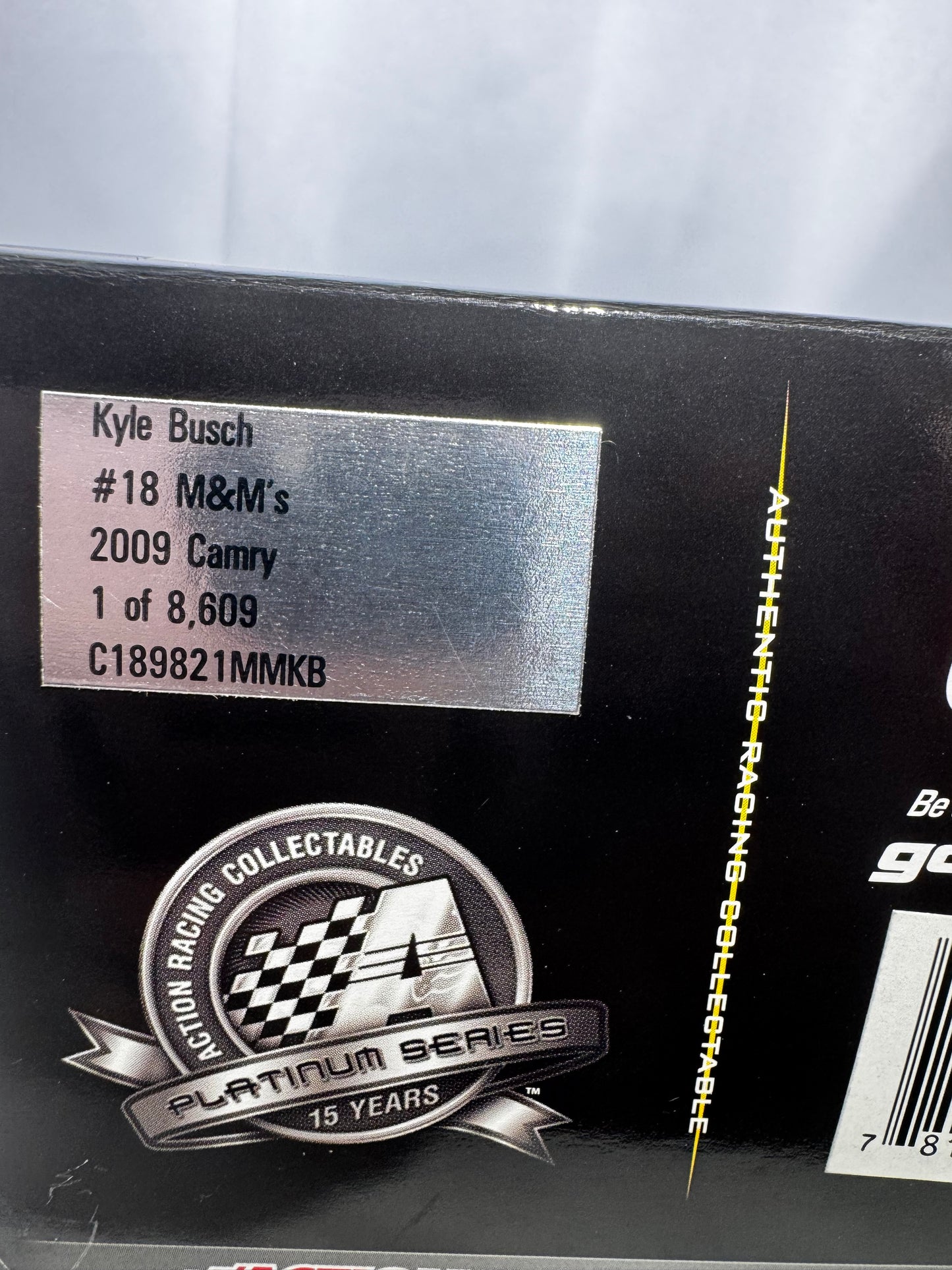 2009 Kyle Busch #18 M&M’s Toyota Camry 1:24 Action Platinum Series Diecast w/ Box