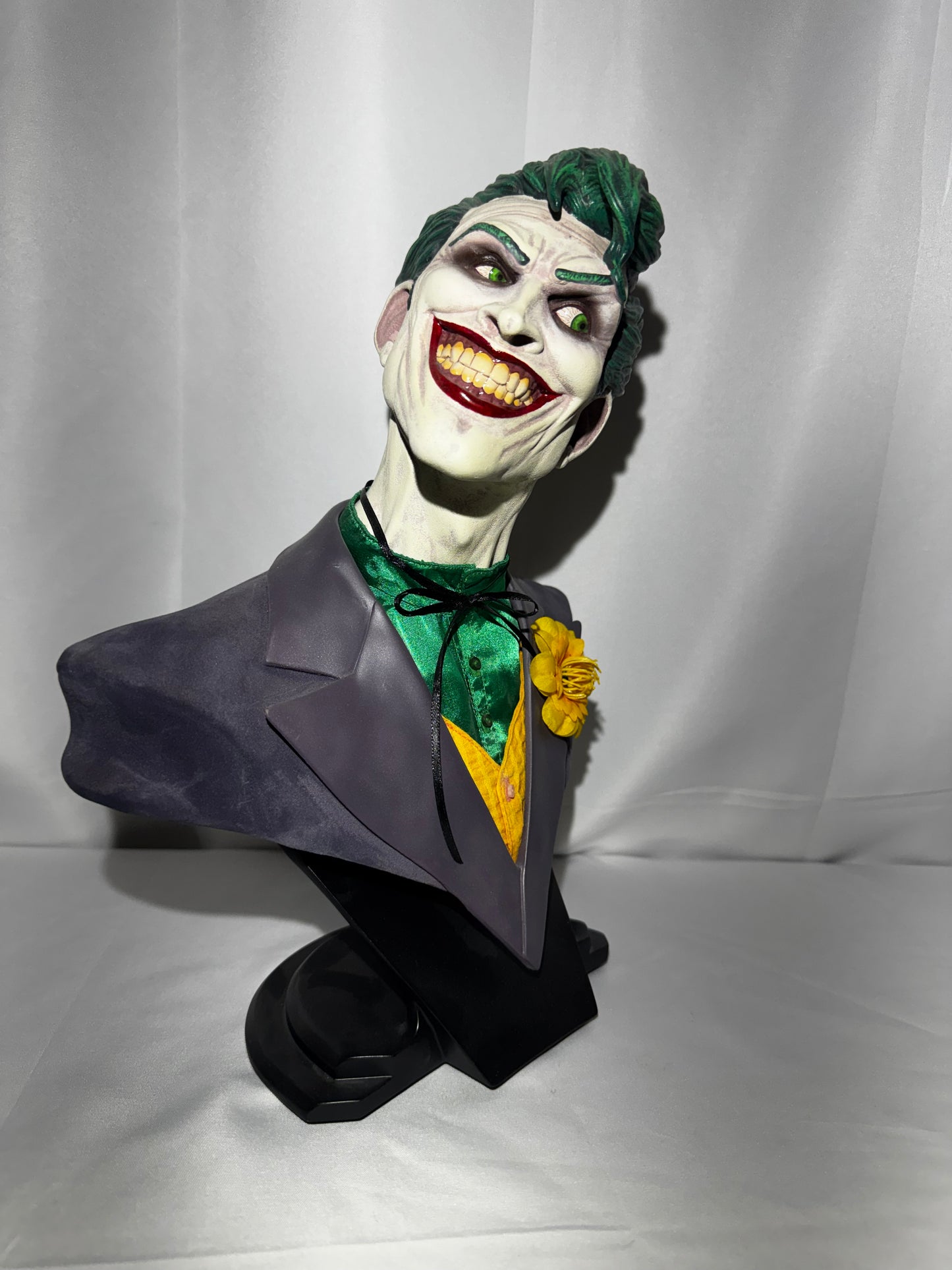 The Joker 1:2 Scale Bust 'Don't Let the Smile Fool you" #487/1000 DC Comics