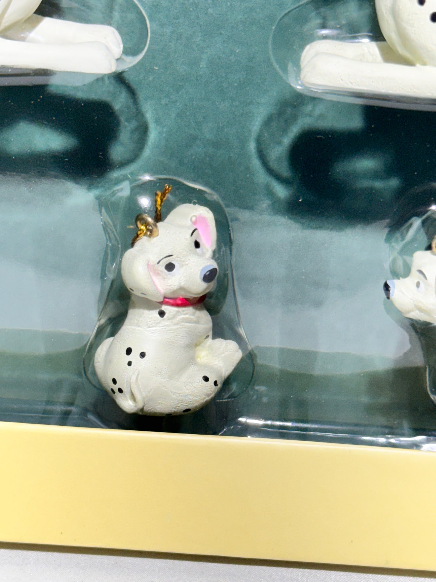 Disney 101 Dalmatians Storybook Ornament Collection – Boxed Set (6 Pieces)