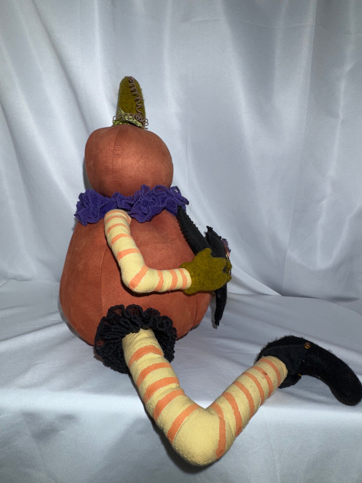 19” Primitive Folk Art Pumpkin Shelf Sitter – Halloween Décor