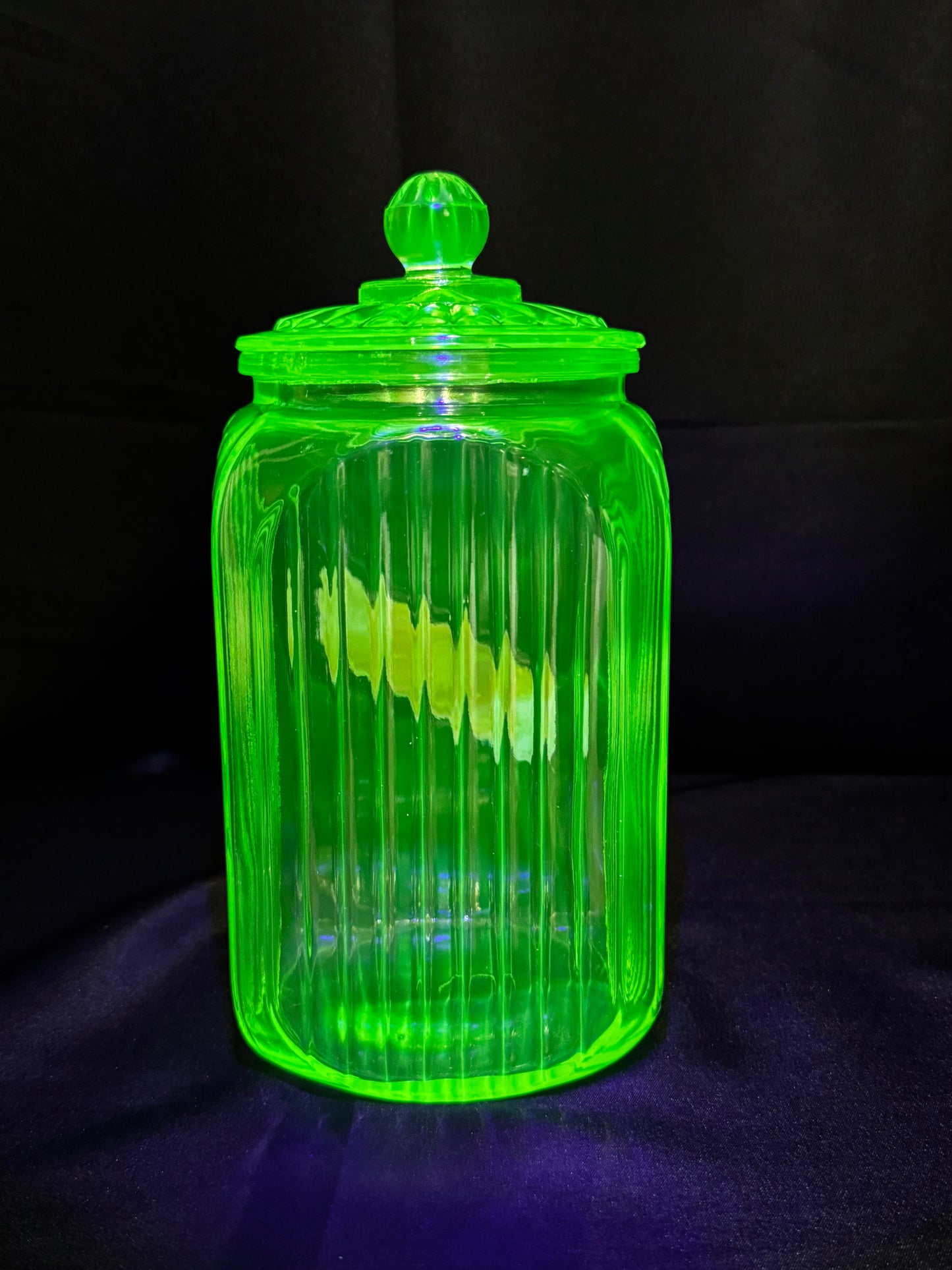 Vintage 1930s Anchor Hocking Uranium Glass “SUGAR” Canister with Original Lid