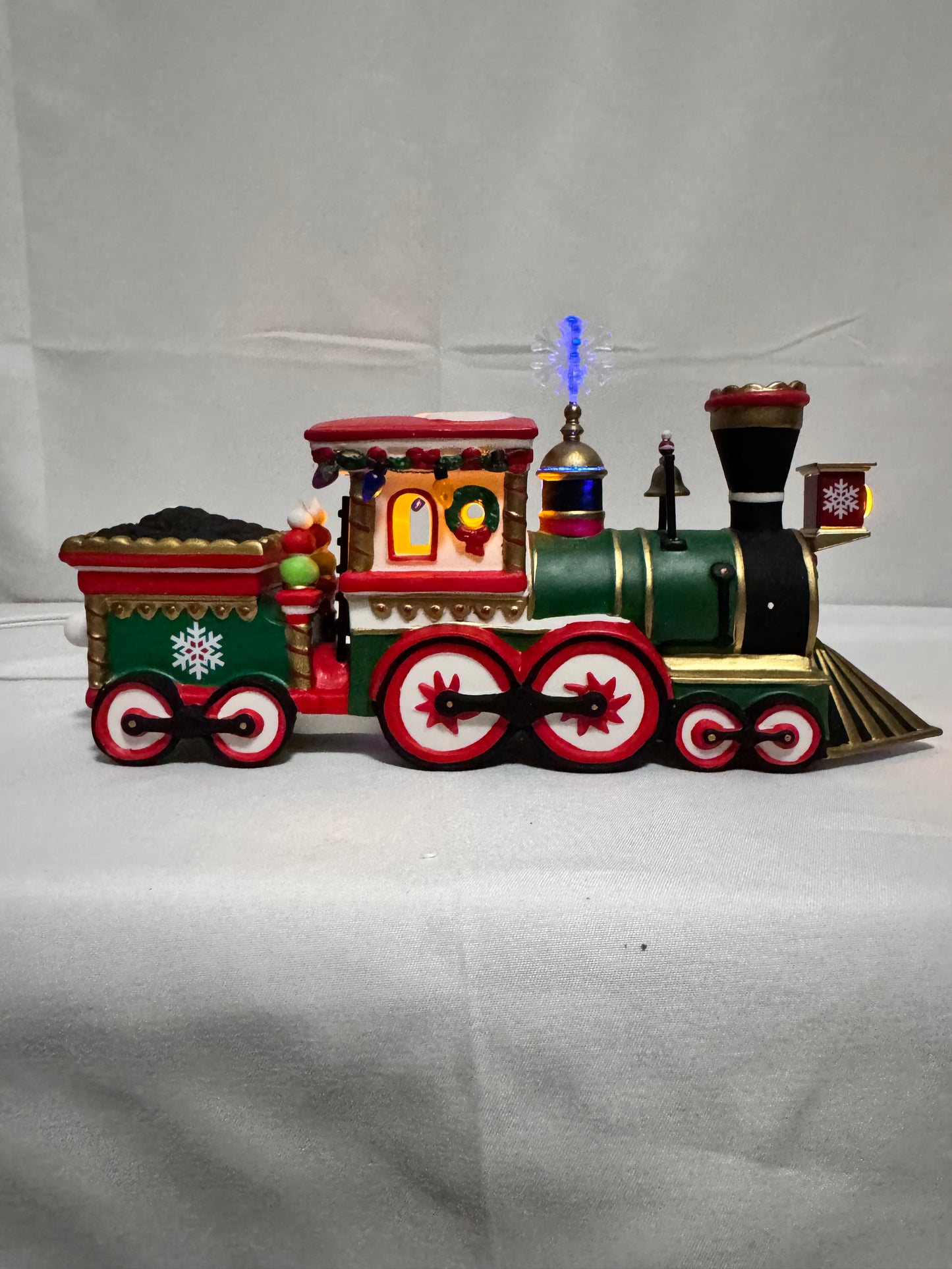 Department 56 North Pole Express – Northern Lights Express Engine