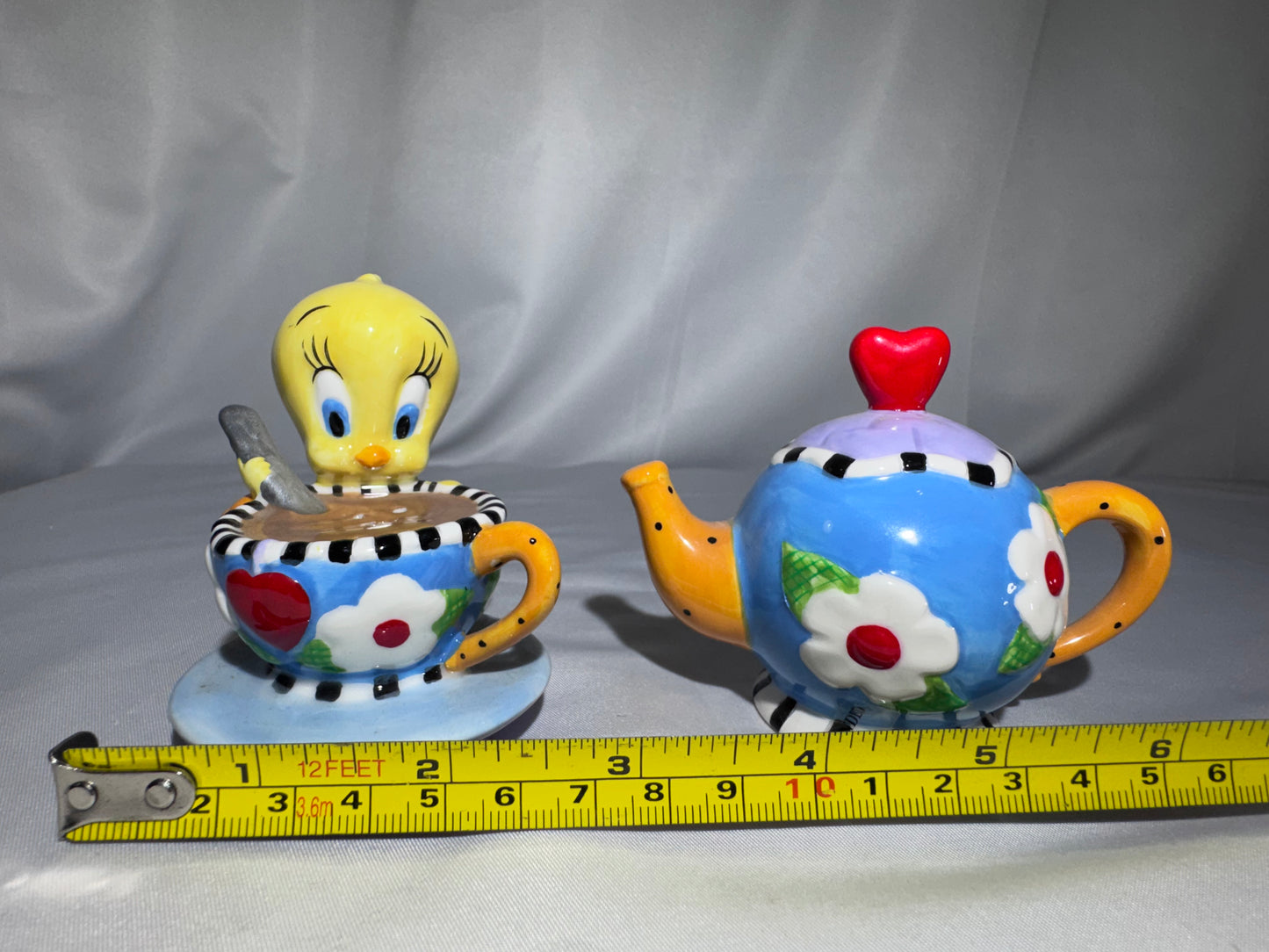 Vintage 1999 Tweety’s Tea Party Mini Salt & Pepper Set – Warner Bros. Studio Store – Original Box