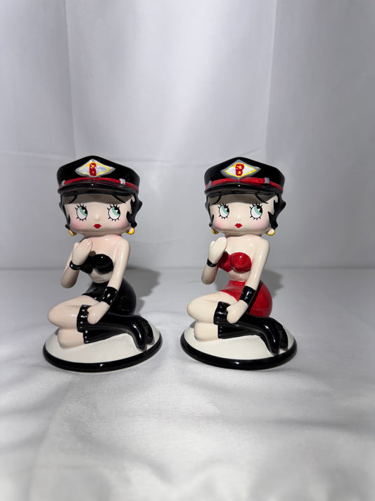 Betty Boop Biker Salt & Pepper Shakers – 2003 King Features Syndicate – Original Stoppers
