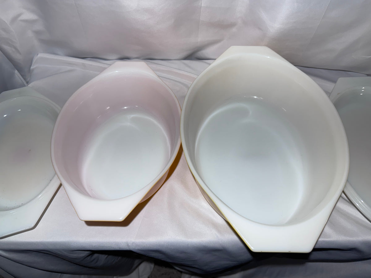 Vintage Pyrex Daisy Sunflower Mixing Bowls & Covered Casserole Dishes – 1970s – Set of 9 Pieces
