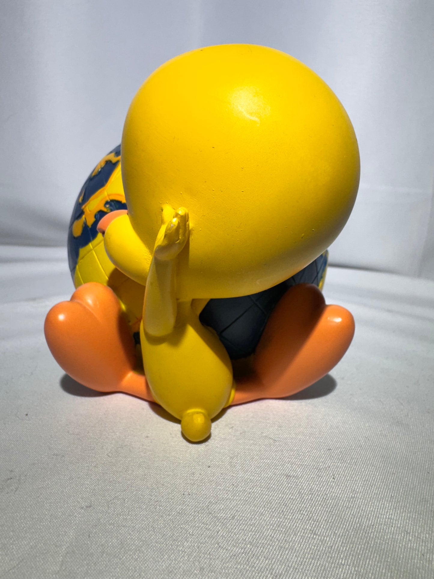 Tweety Bird with world Globe Bank – Warner Bros. 1999