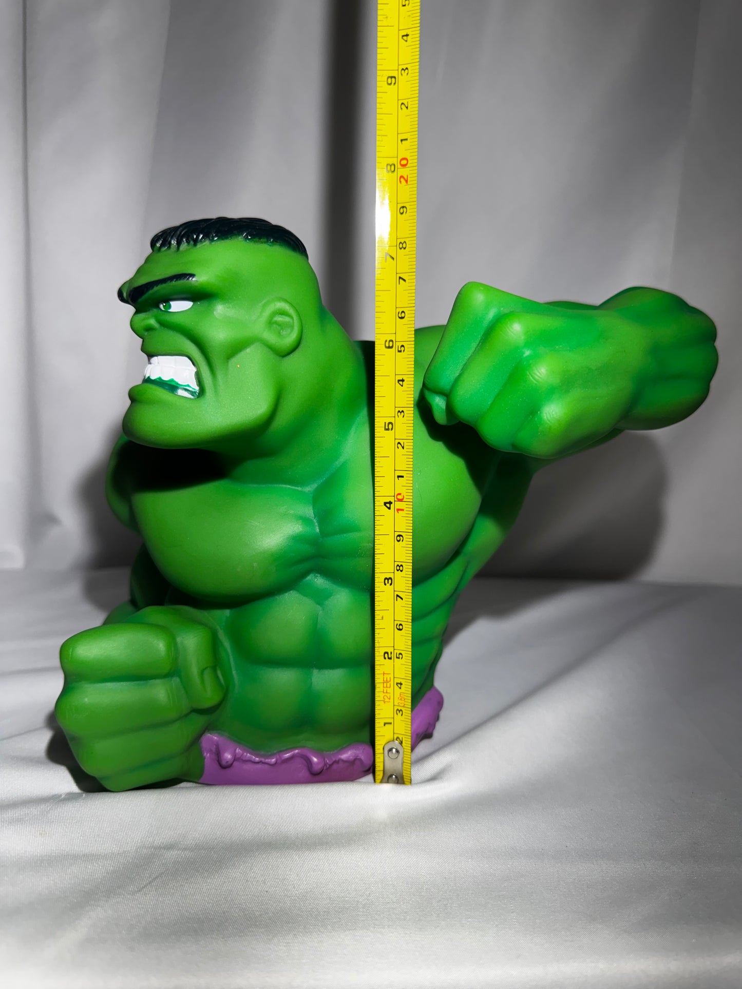 Vintage 1999 Marvel Incredible Hulk PVC Bust Piggy Bank 7.5” Plastic Comic Collectible