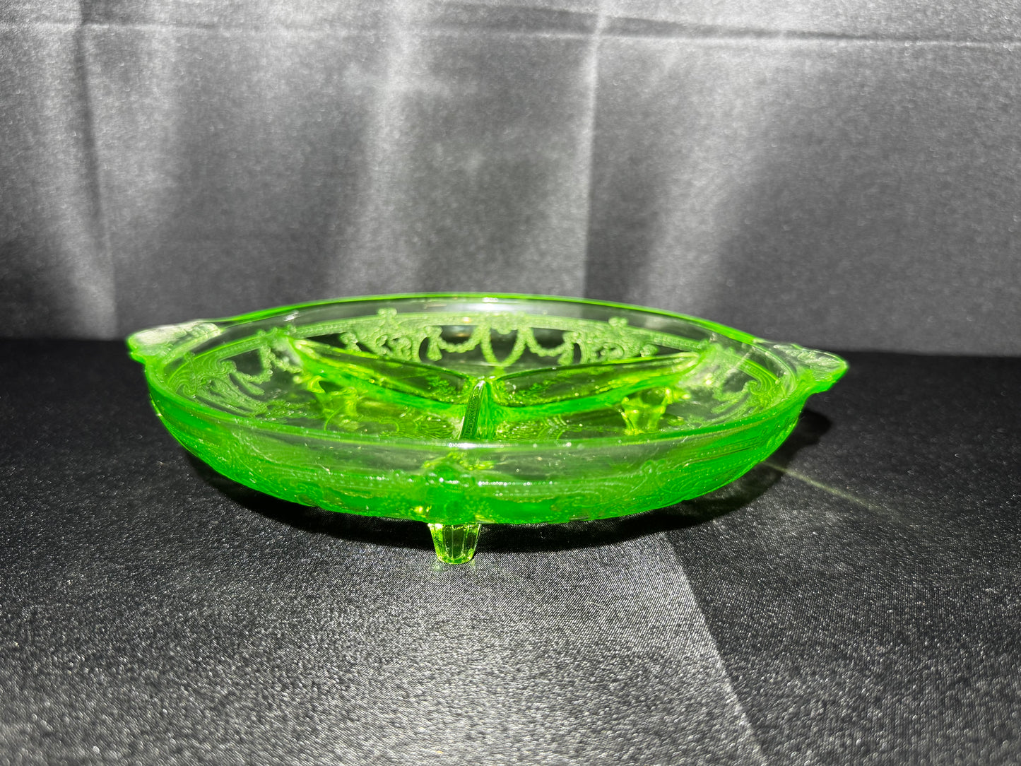 Vintage Anchor Hocking Cameo Ballerina Green Uranium Depression Glass Relish Dish 7.5”