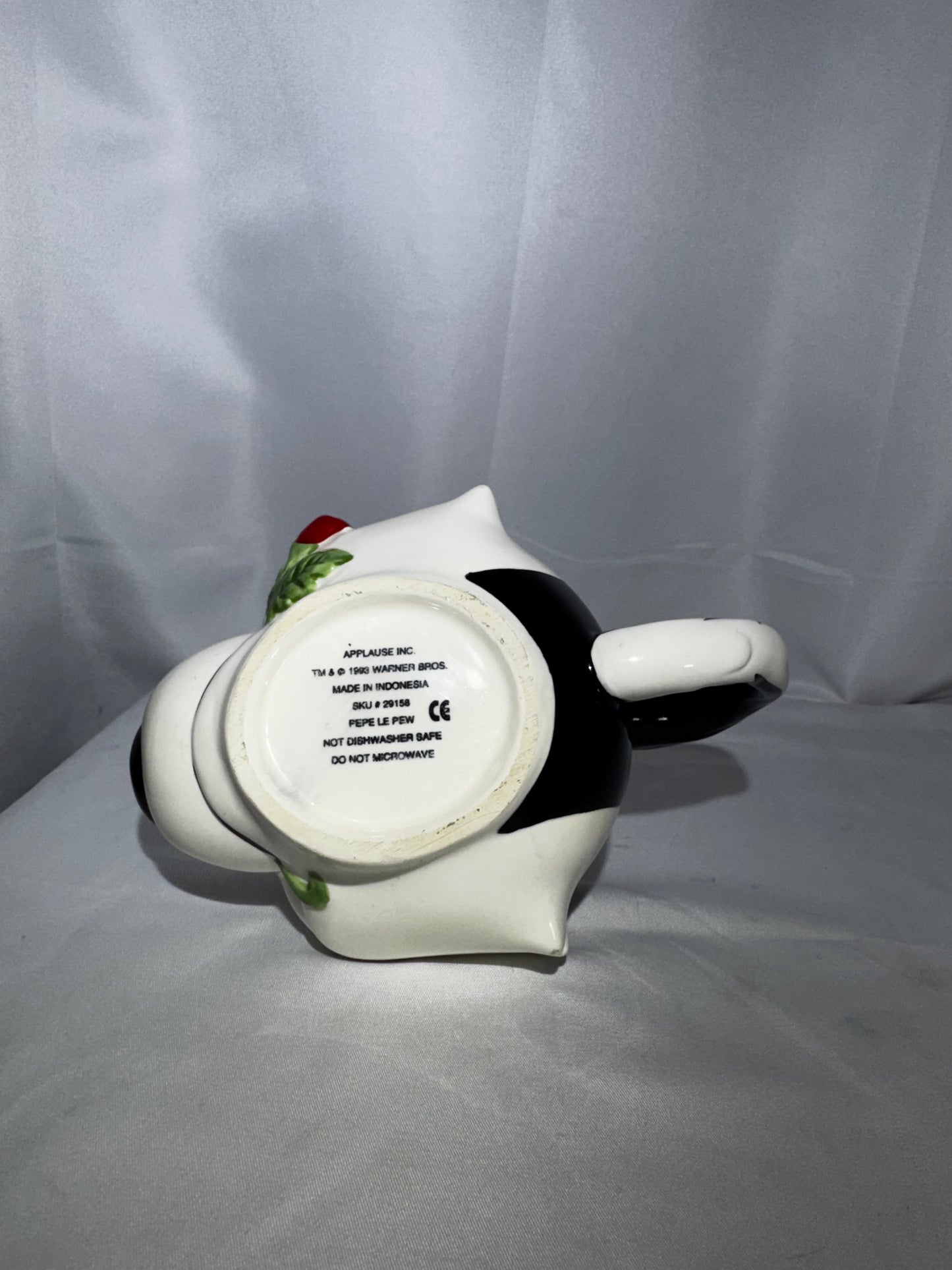 Vintage 1993 Applause Warner Bros. Looney Tunes Pepe Le Pew 3D ceramic coffee mug