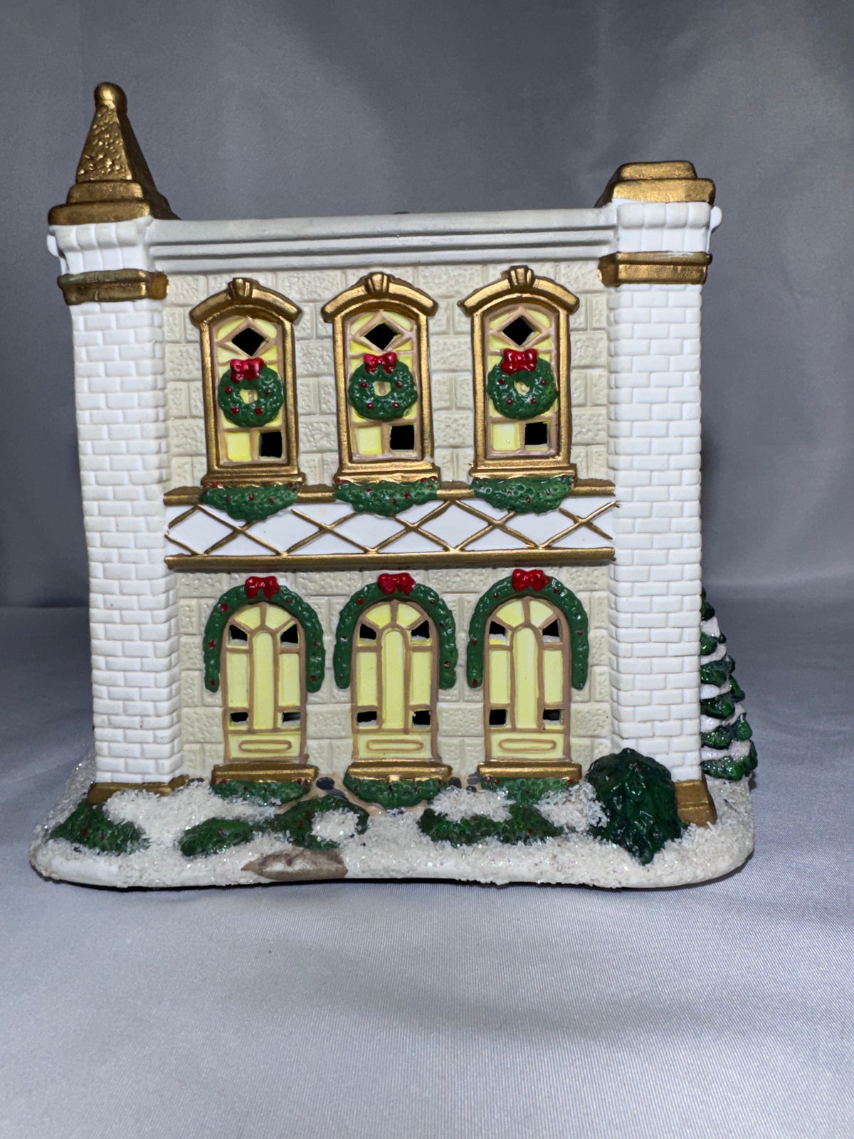 St Nicholas Square Dixon Street Casino 2005 Lighted Christmas Village Building AS IS