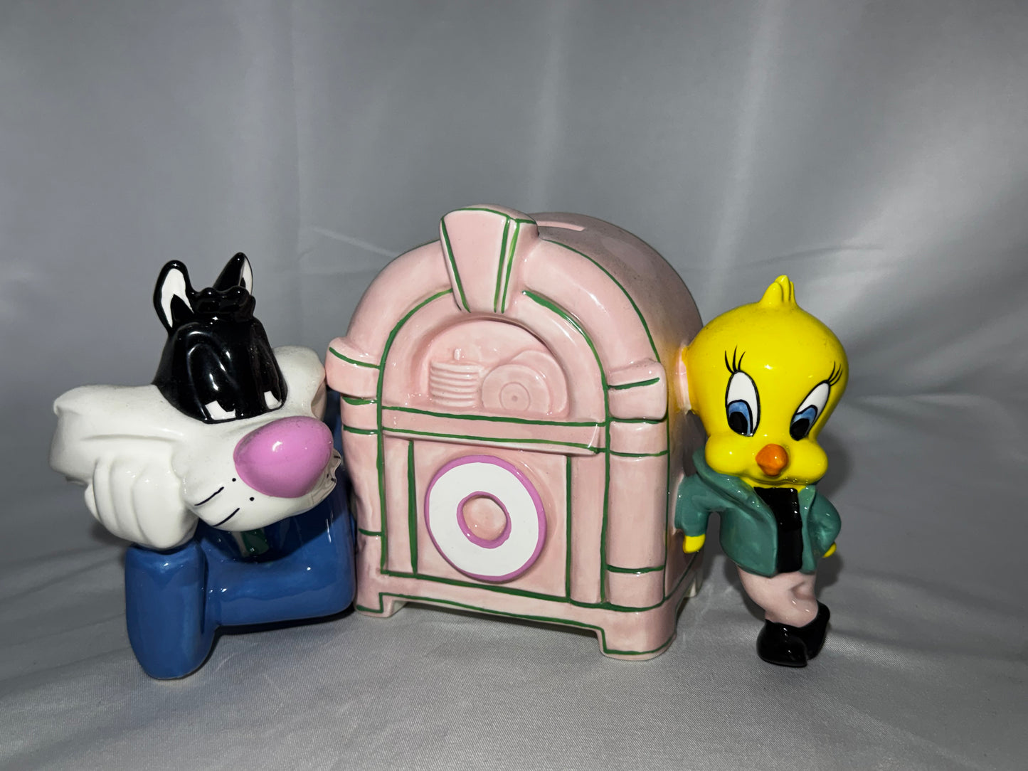 1994 Warner Bros Looney Tunes Sylvester & Tweety Ceramic Bank Jukebox