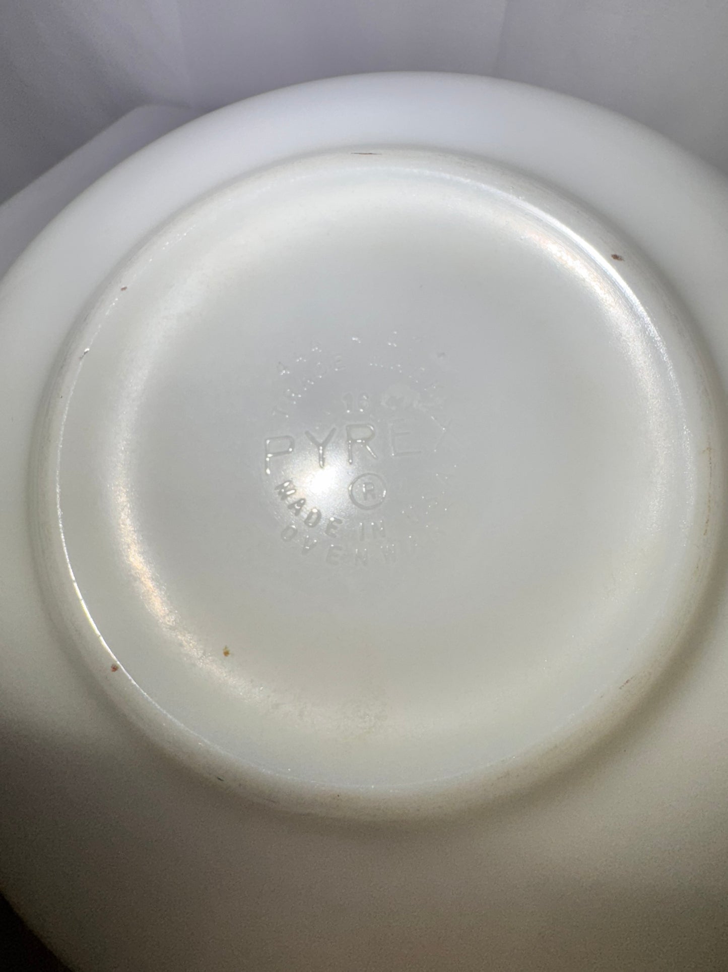 Vintage Pyrex 4 Qt Cinderella Mixing Bowl – Autumn Floral / Dutch Clover (Verde Square Flowers) – #444