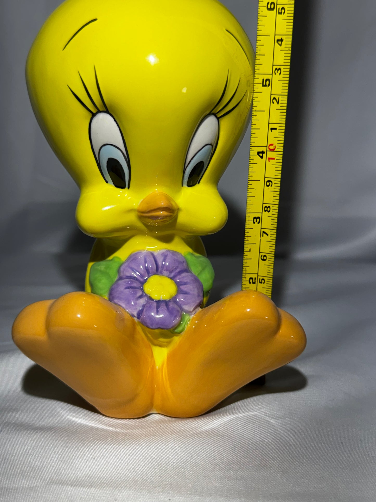 Vintage 1996/1997 Tweety Bird Ceramic Coin Bank w/ Stopper 6.5” Warner Bros Looney Tunes