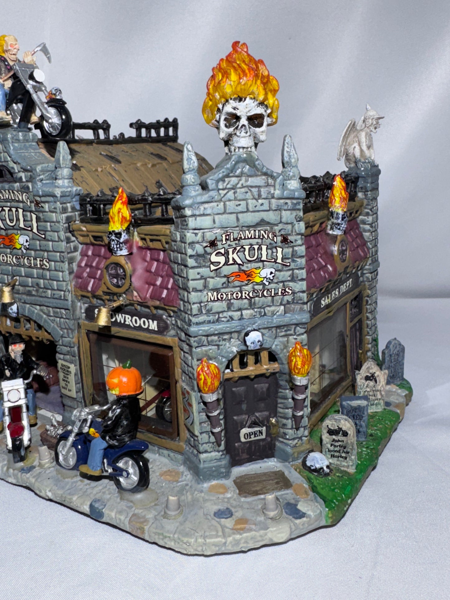Lemax Spooky Town Flaming Skull Motorcycles – Item #95829 – Retired Halloween Village