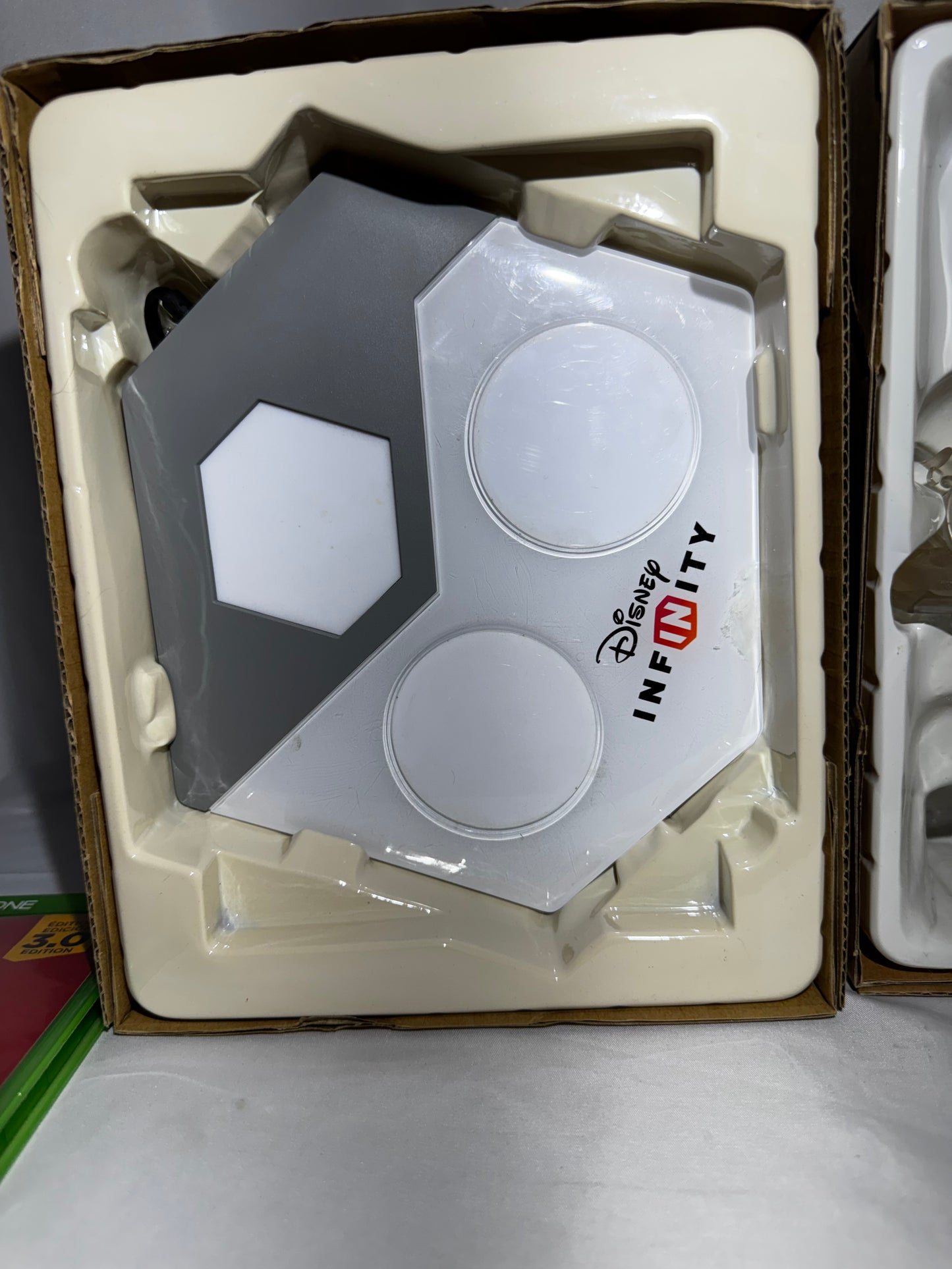 Disney Infinity 3.0 Star Wars Xbox One Starter Pack Anakin Ahsoka Base 2015