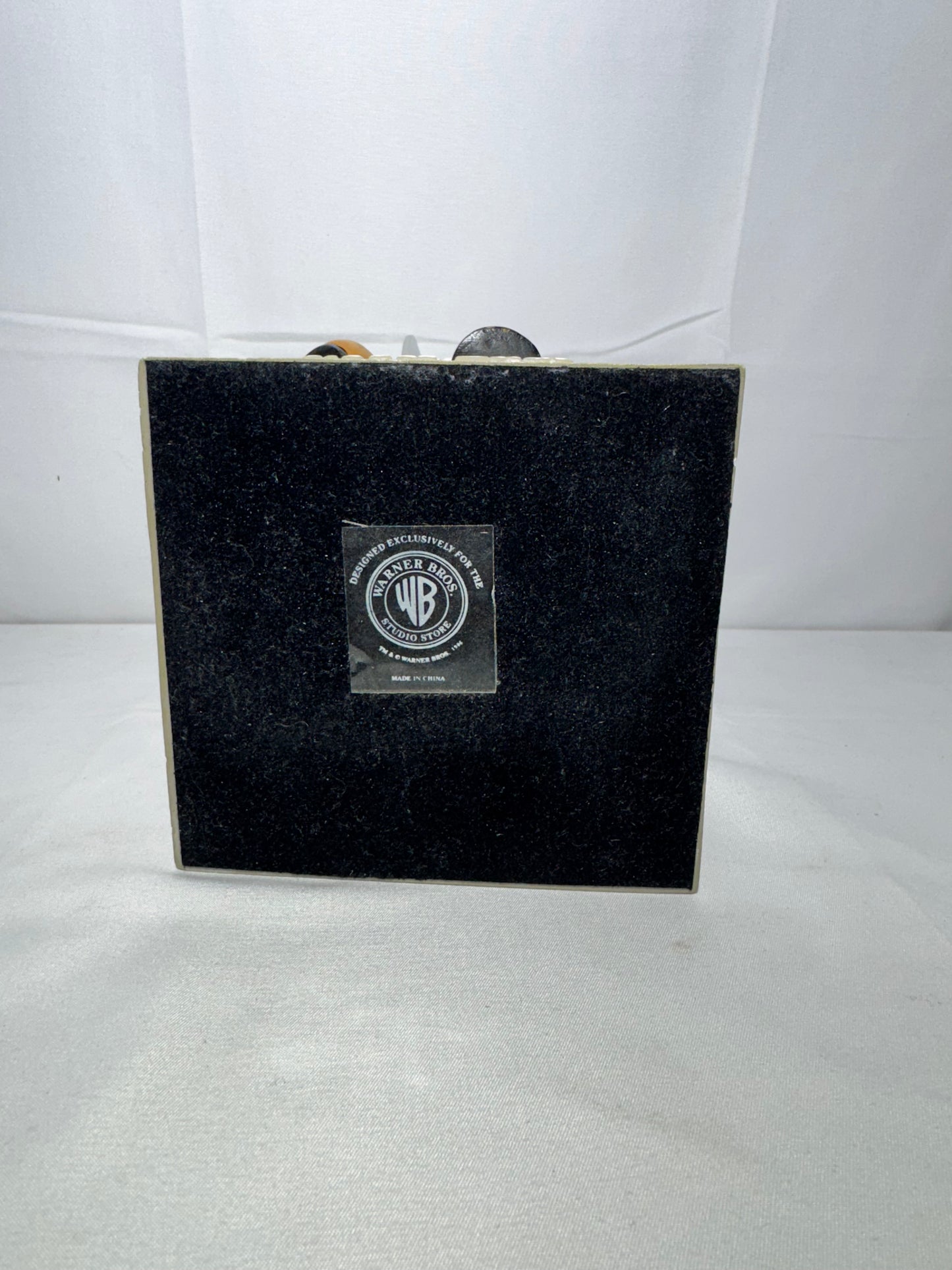 Looney Tunes Warner Bros. Bugs Bunny Statue “The Stress Never Ends” Desk Scene 1990s