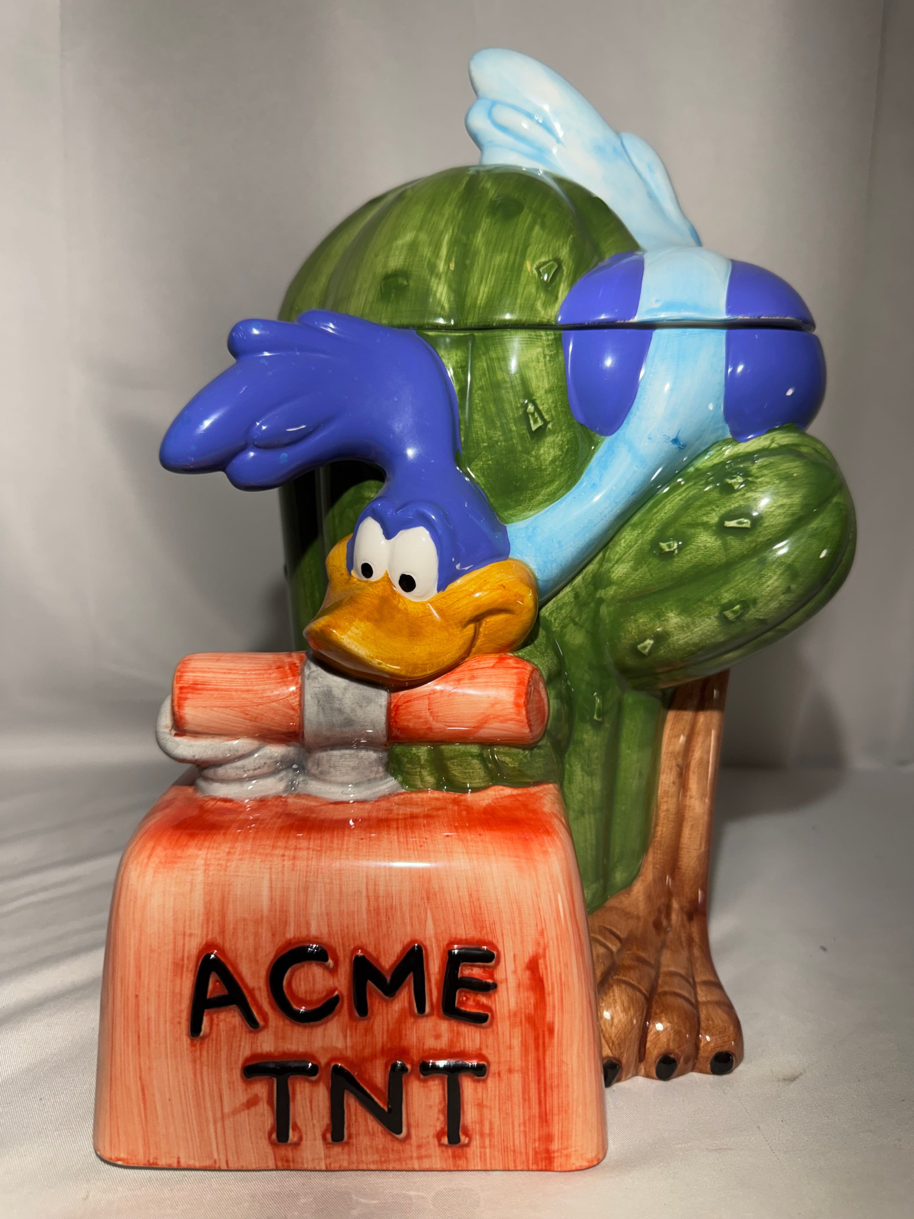 Looney Tunes – Timeless Treasures Hub