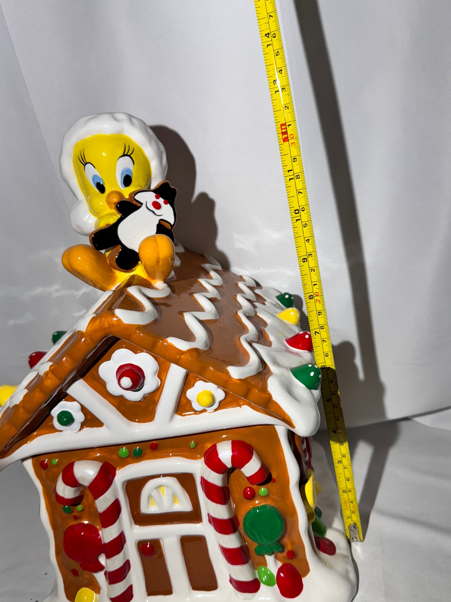 Looney Tunes Warner Brothers Christmas Gingerbread House Cookie Jar – Tweety & Sylvester