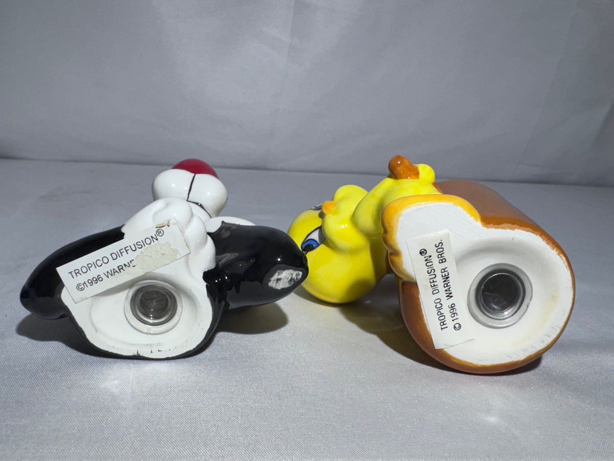 Vintage 1996 Looney Tunes Sylvester the Cat & Tweety Bird Ceramic Salt and Pepper Shakers – Tropico Diffusion