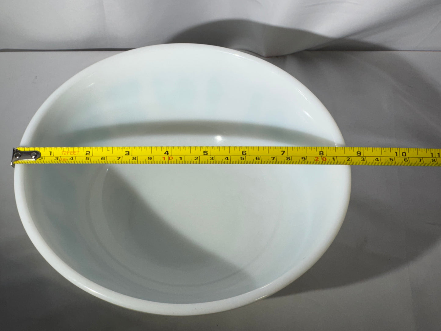Rare Vintage Pyrex 403 Amish Butterprint Mixing Bowl – Reverse Pattern lady on the left– Turquoise on White