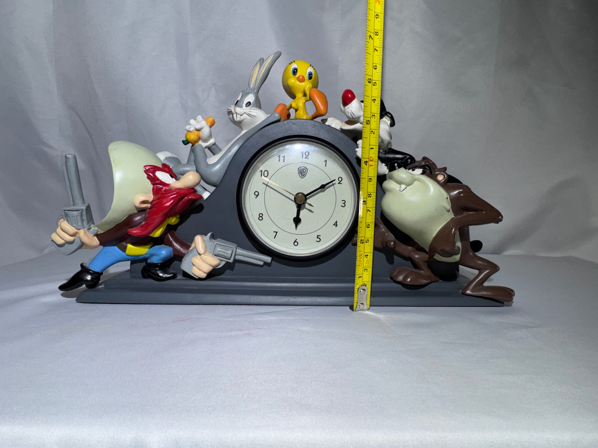 1994 Warner Bros. Looney Tunes Mantle Clock Bugs Bunny Tweety Sylvester Taz Yosemite Sam