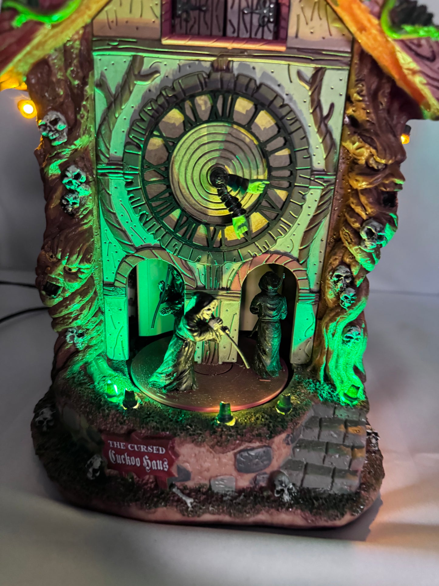 Lemax Spooky Town The Cursed Cuckoo Haus #95454 — 2019 — Animated & Lighted