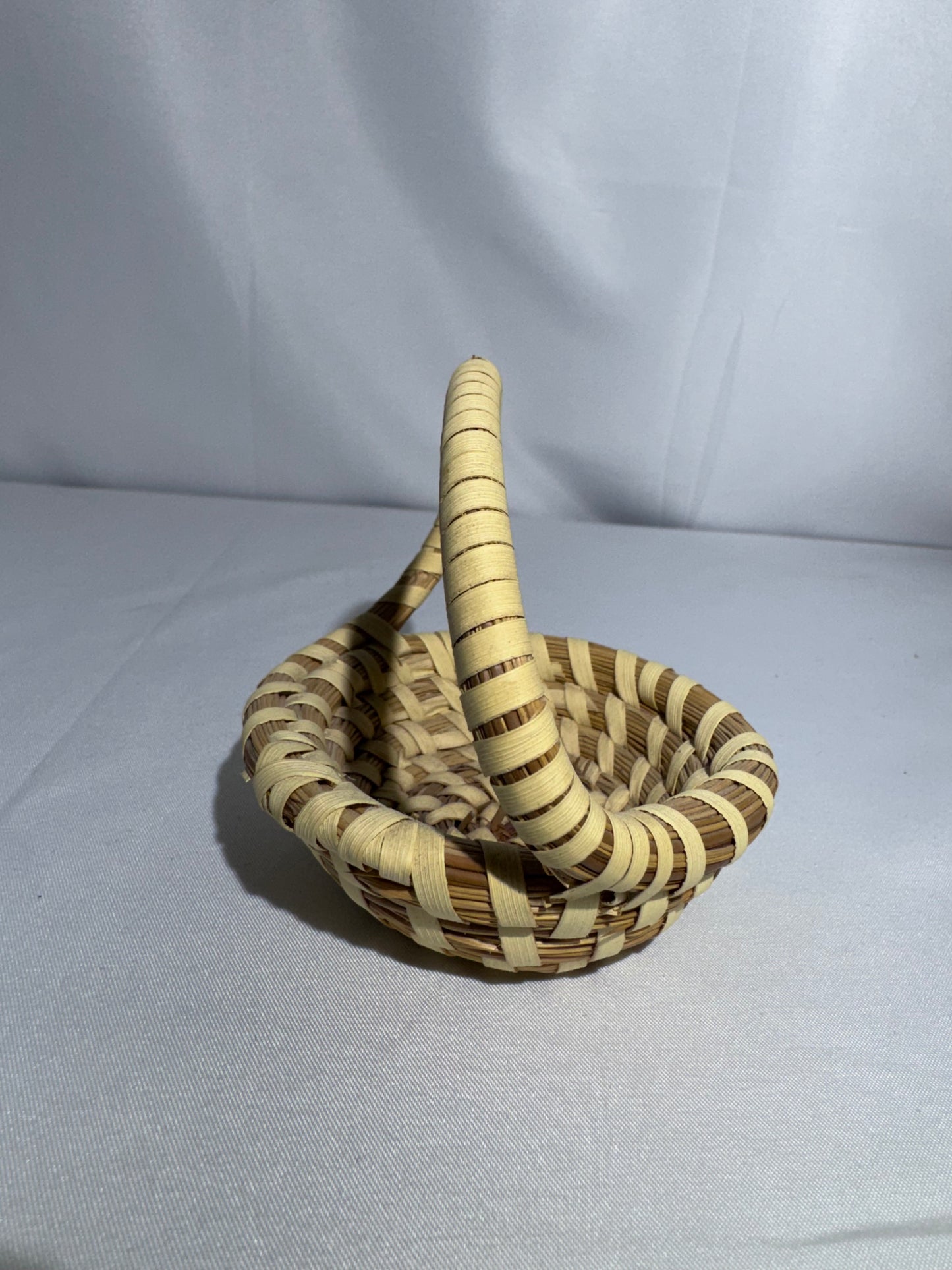 Charleston Gullah Sweetgrass Mini Basket – Handwoven with Handle