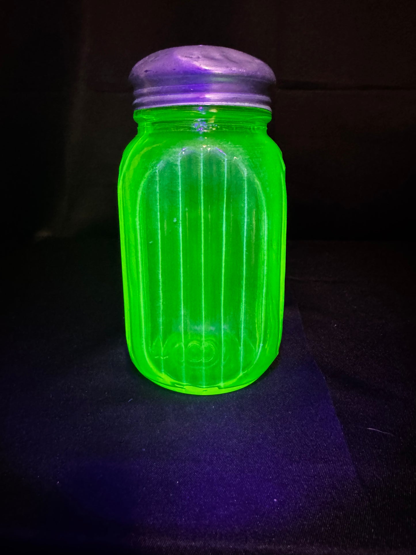 Vintage Anchor Hocking Uranium Glass Hoosier Shaker Ribbed Green Glass w/ Metal Lid