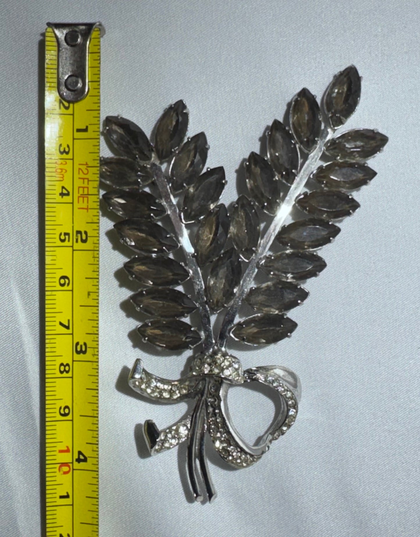 Vintage Silver-Tone Wheat Sheaf Leaf Spray Brooch – Smoky Grey Navette Crystals & Bow