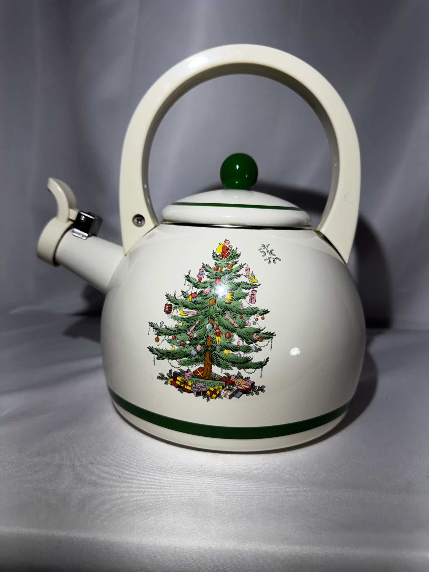 Spode Christmas Tree Enamel on Steel Whistling Tea Kettle 2.2 Qt w/ Original Box Holiday