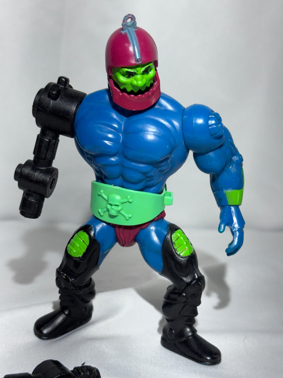 Vintage 1981 Mattel Masters of the Universe Trap Jaw Action Figure – 3 Attachments