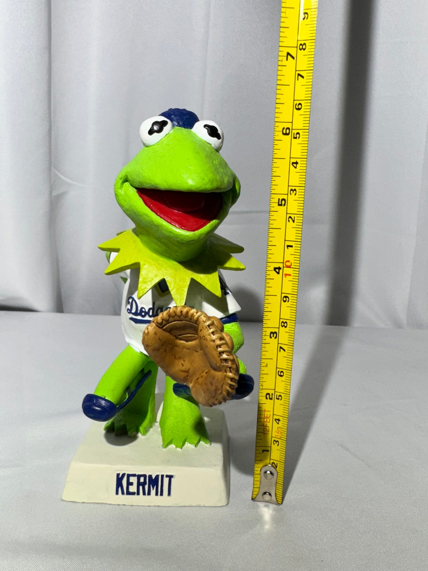 Very Rare Jim Henson’s Muppets – Kermit the Frog LA Dodgers Bobblehead –2003- original Box