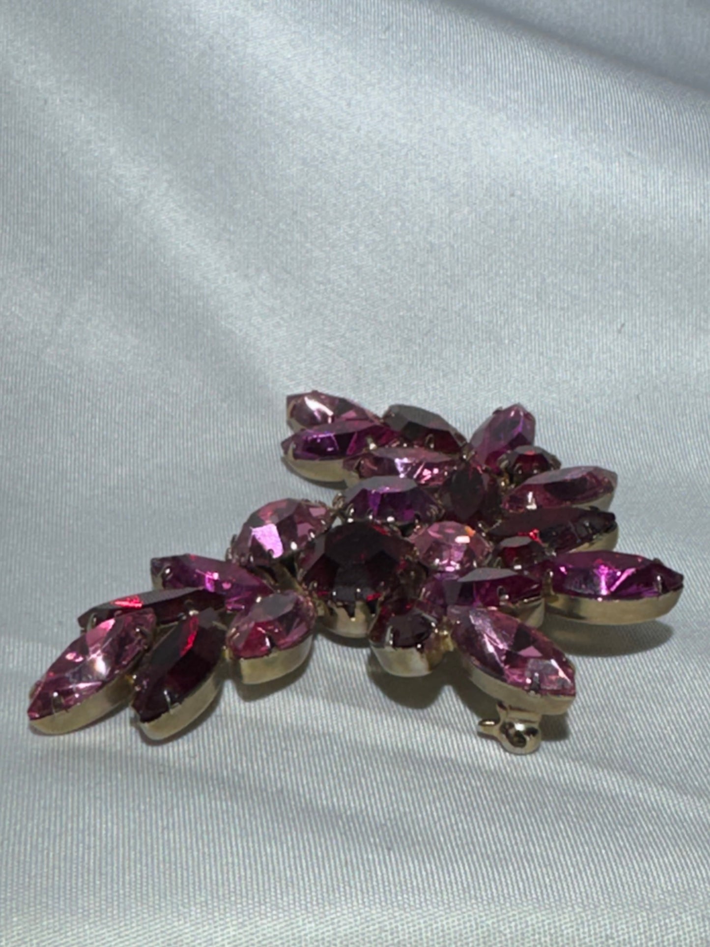 Vintage Pink & Red Rhinestone Cluster Spray Brooch – Mid-Century Costume Jewelry