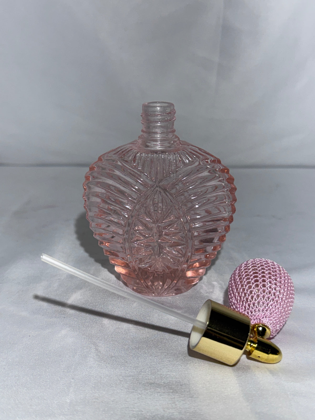 Vintage Pink Glass Perfume Atomizer Bottle Ribbed Faceted Design Gold Tone Sprayer