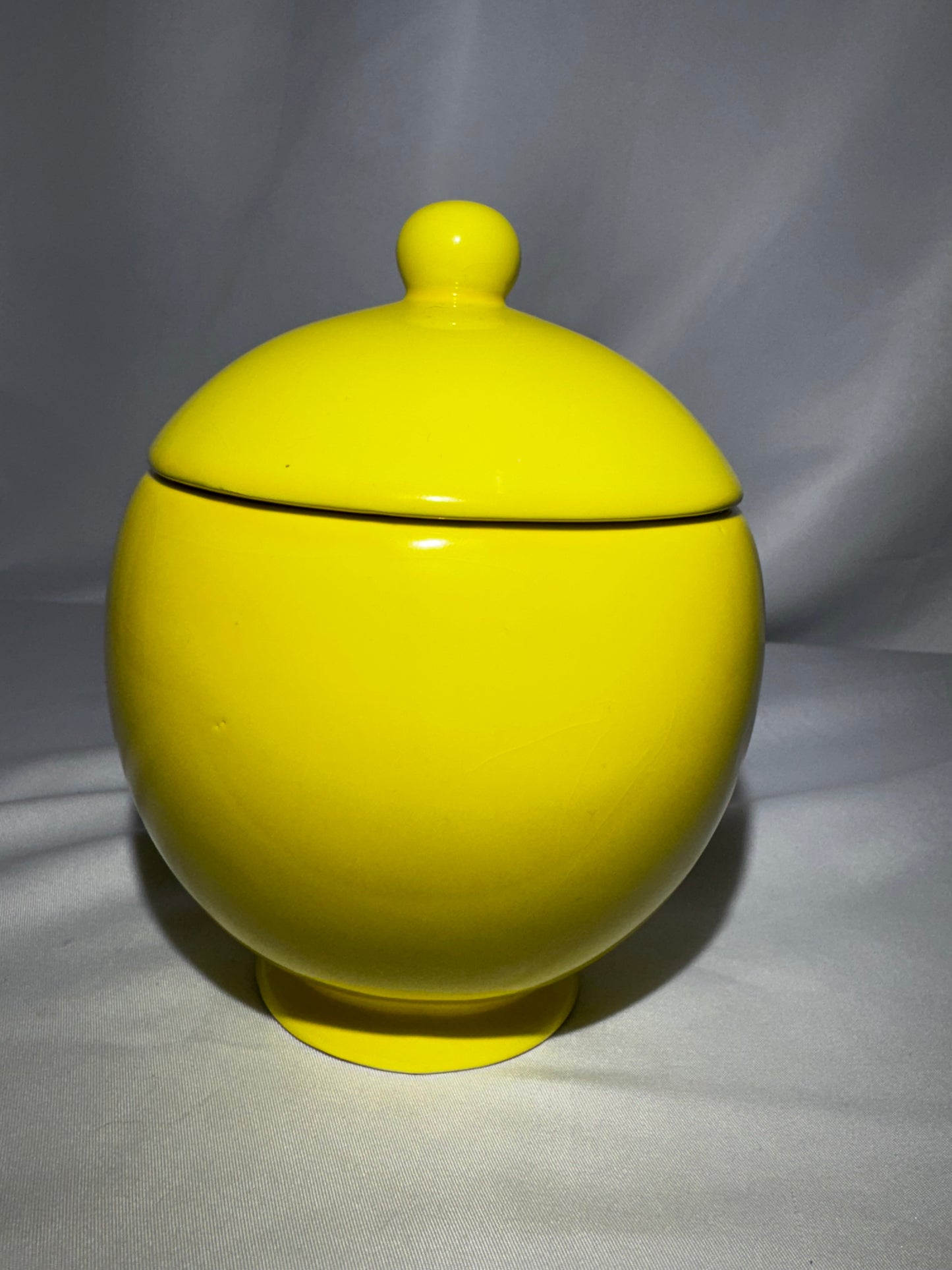Vintage Teleflora Smiley Face Mug w/Lid Yellow Ceramic Retro Be Happy