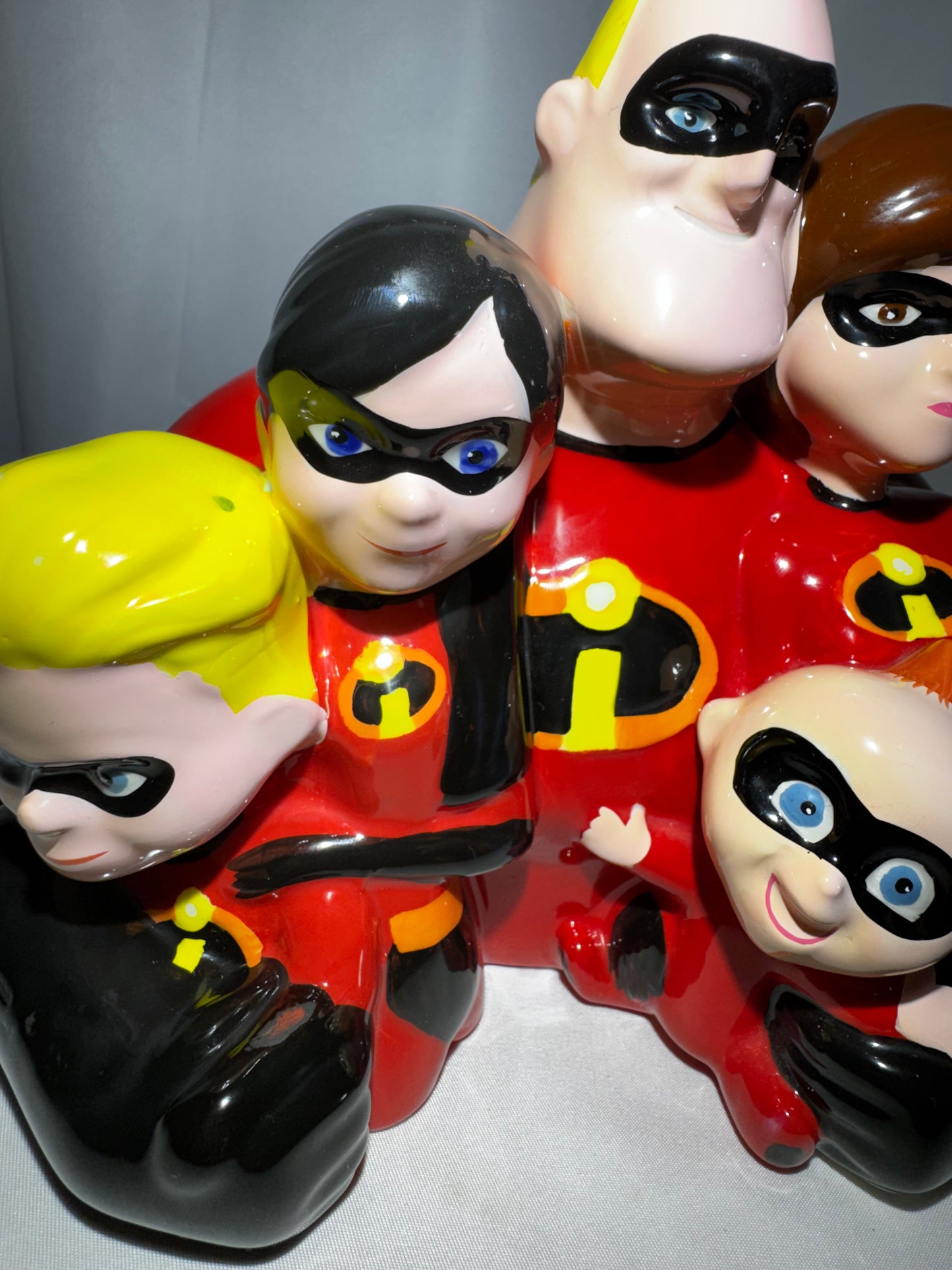 Enesco Disney Pixar The Incredibles Family Ceramic Coin Bank Mr Incredible Elastigirl