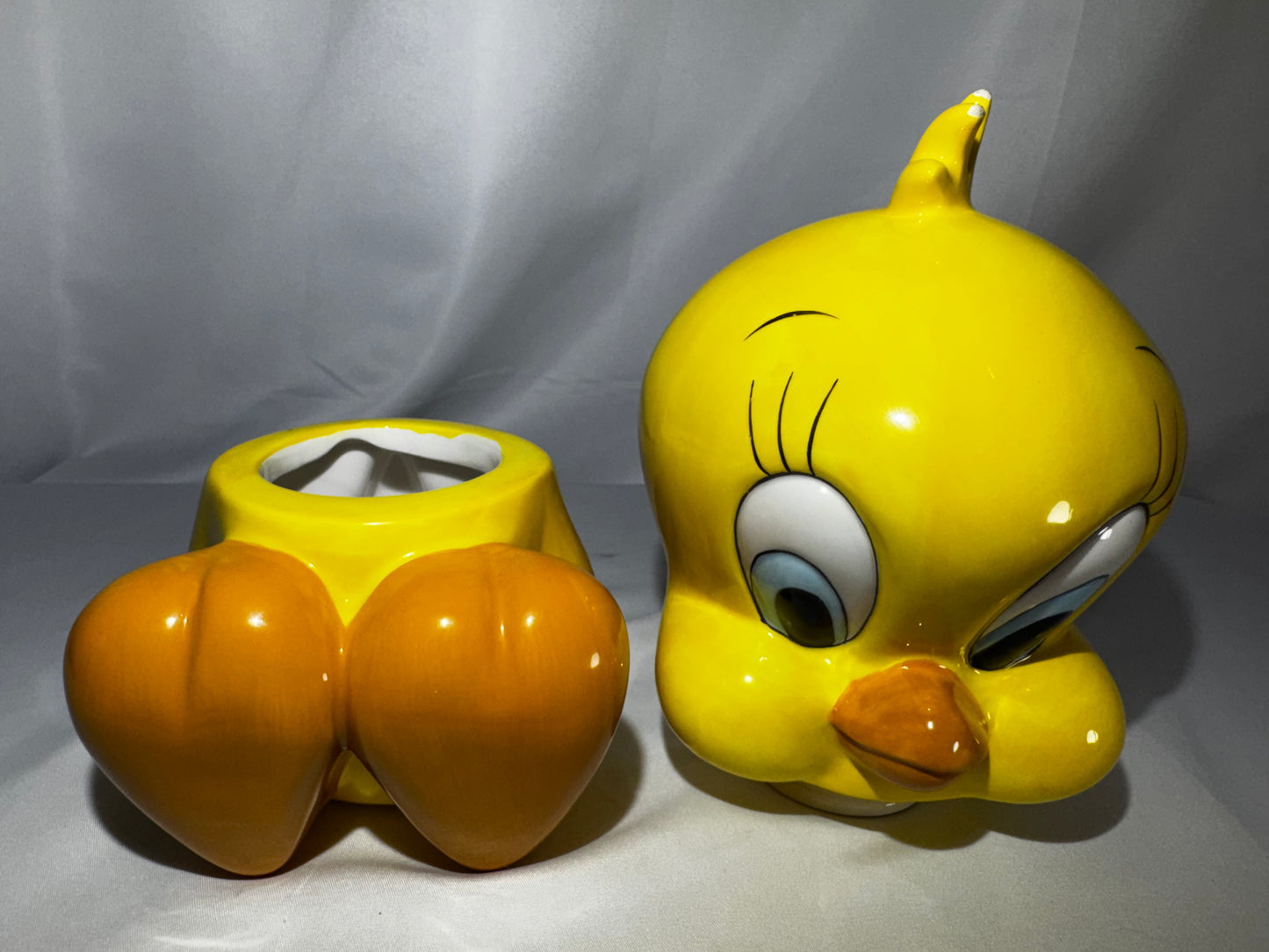 1995 Warner Bros Studio Store Tweety Bird Ceramic Cookie Jar Canister Vintage 9.5”