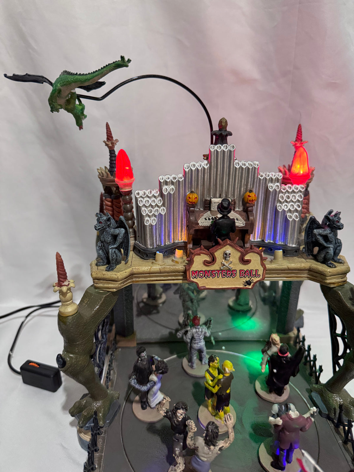 Retired Lemax Spooky Town Monsters Ball #54302 – 2005 – Complete & Tested!