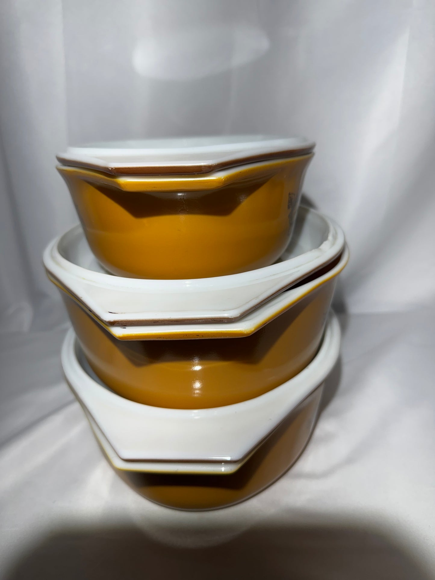 Vintage Pyrex Old Orchard Casserole Dish Set of 3 w/ Lids 1.5 Qt & 2.5 Qt Brown Fruit