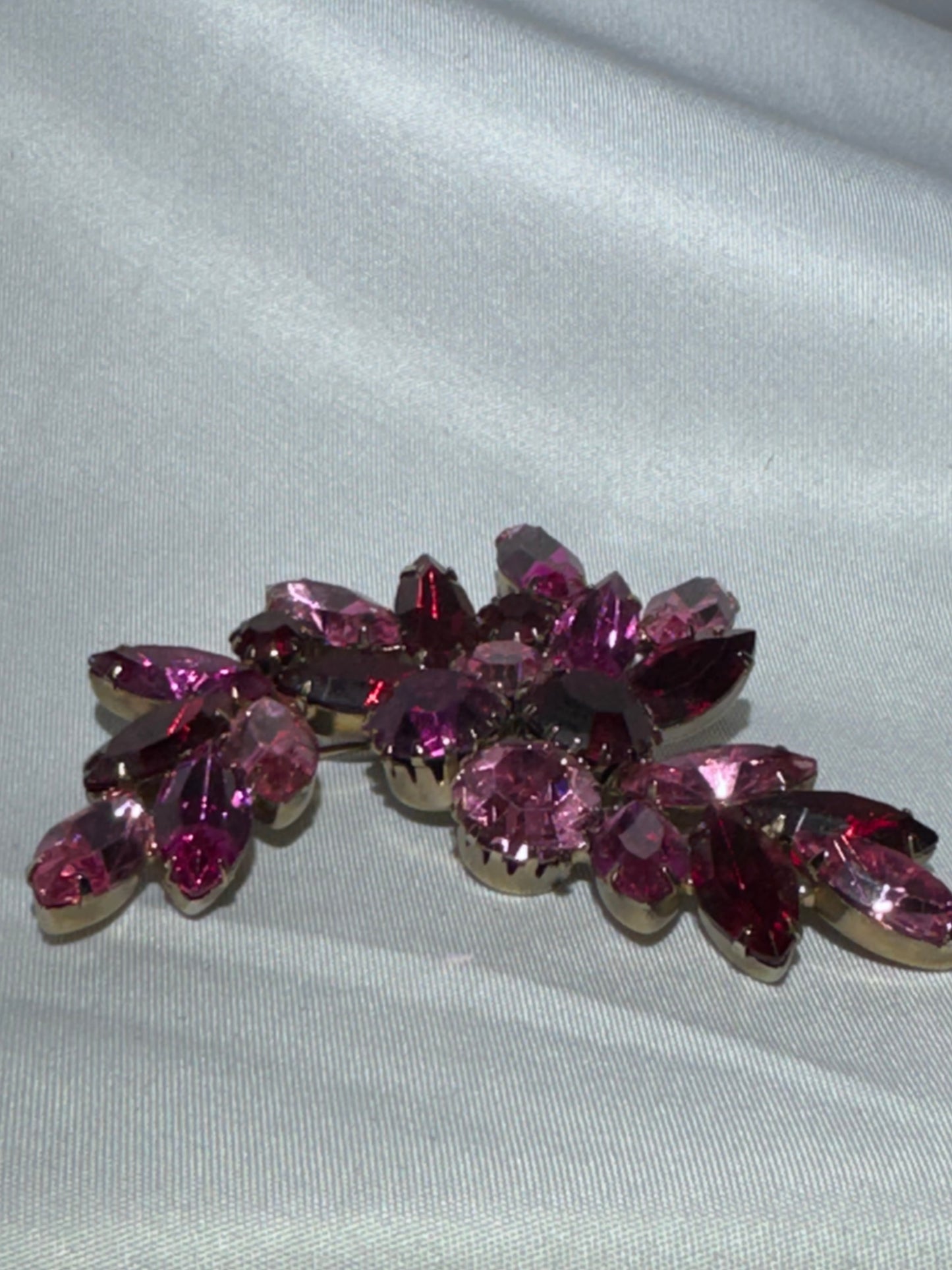 Vintage Pink & Red Rhinestone Cluster Spray Brooch – Mid-Century Costume Jewelry