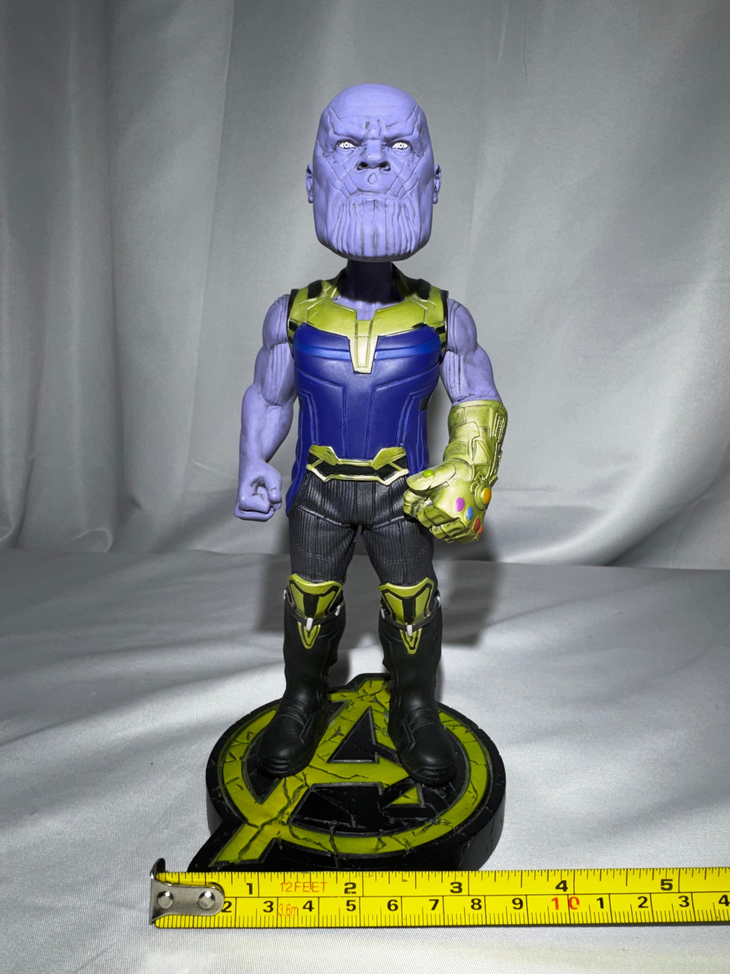 NECA Thanos Head Knocker Avengers Infinity War Resin Bobblehead Figure 8”