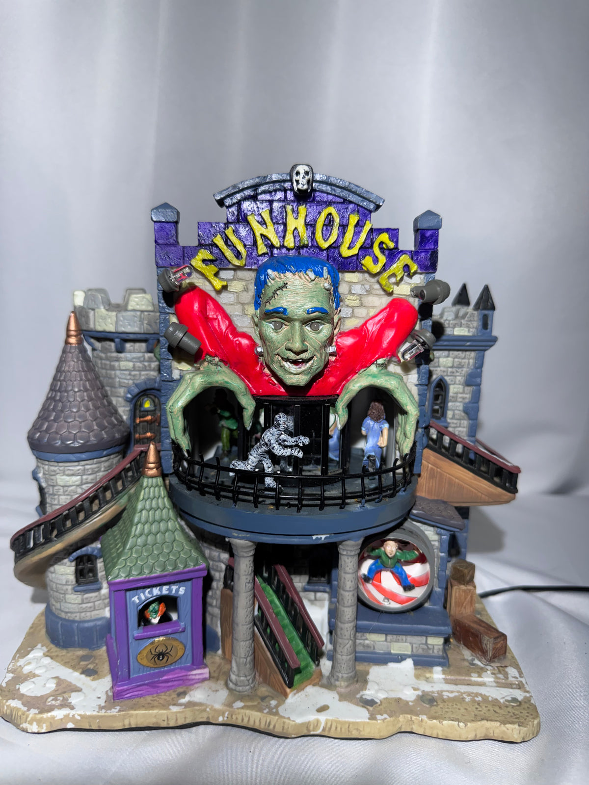 Lemax Spooky Town Funhouse #65344 – Retired 2006 – Halloween Village – AS-IS