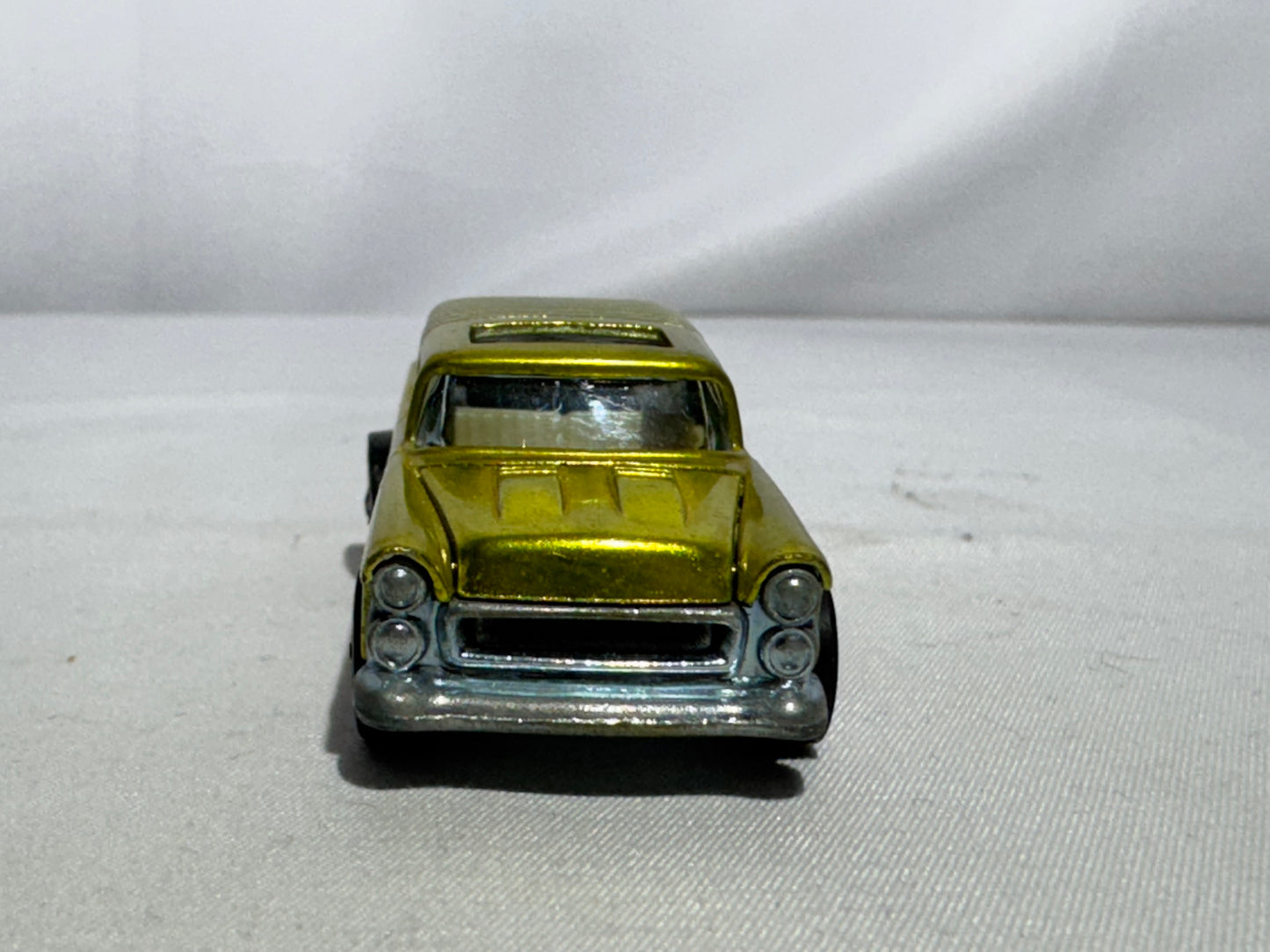 Vintage Hot Wheels Redline – 1969 Classic Nomad – Antifreeze Green