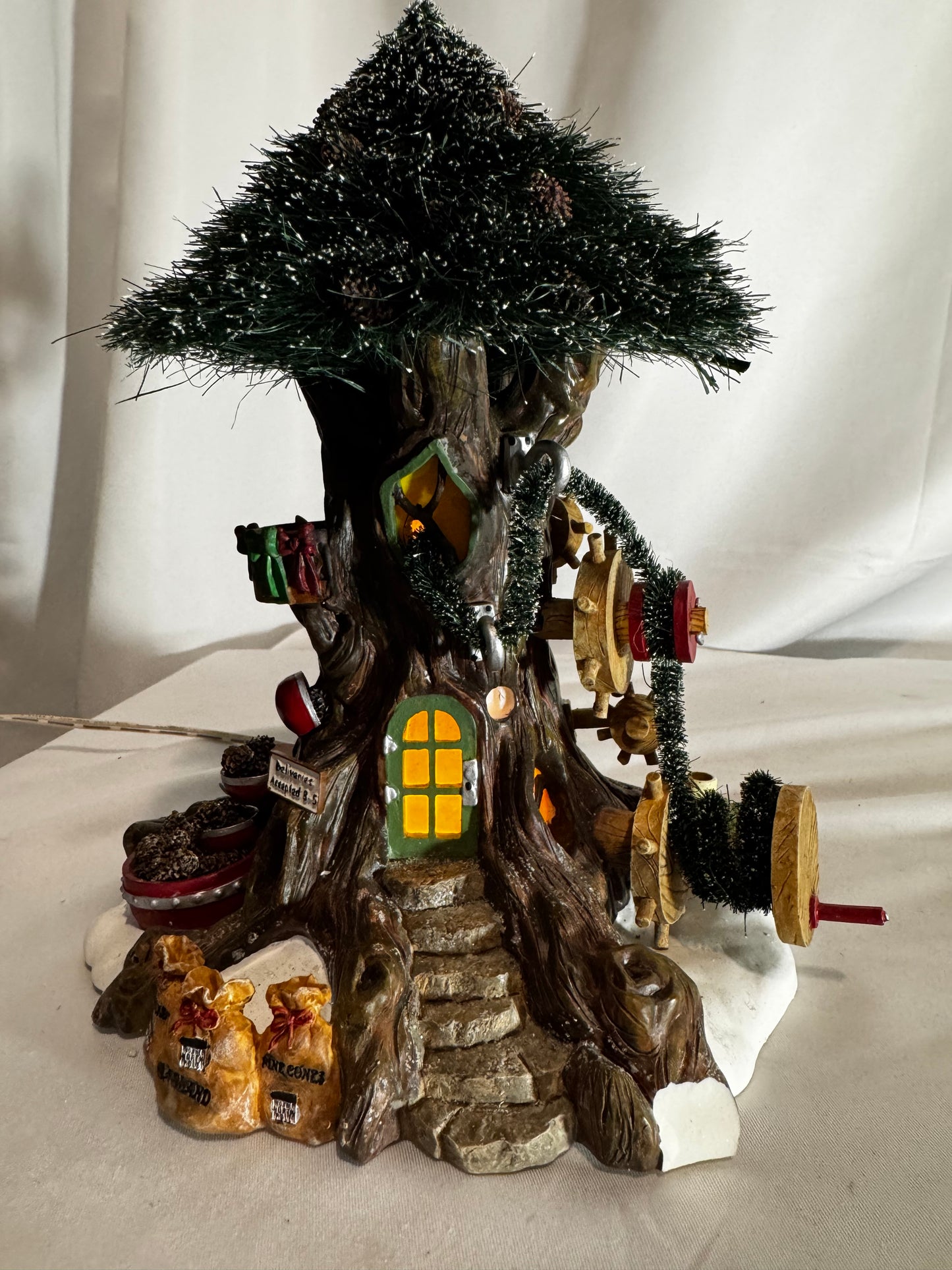 Department 56 North Pole Woods Trim-A-Tree Factory #56884 Retired 2001 Read