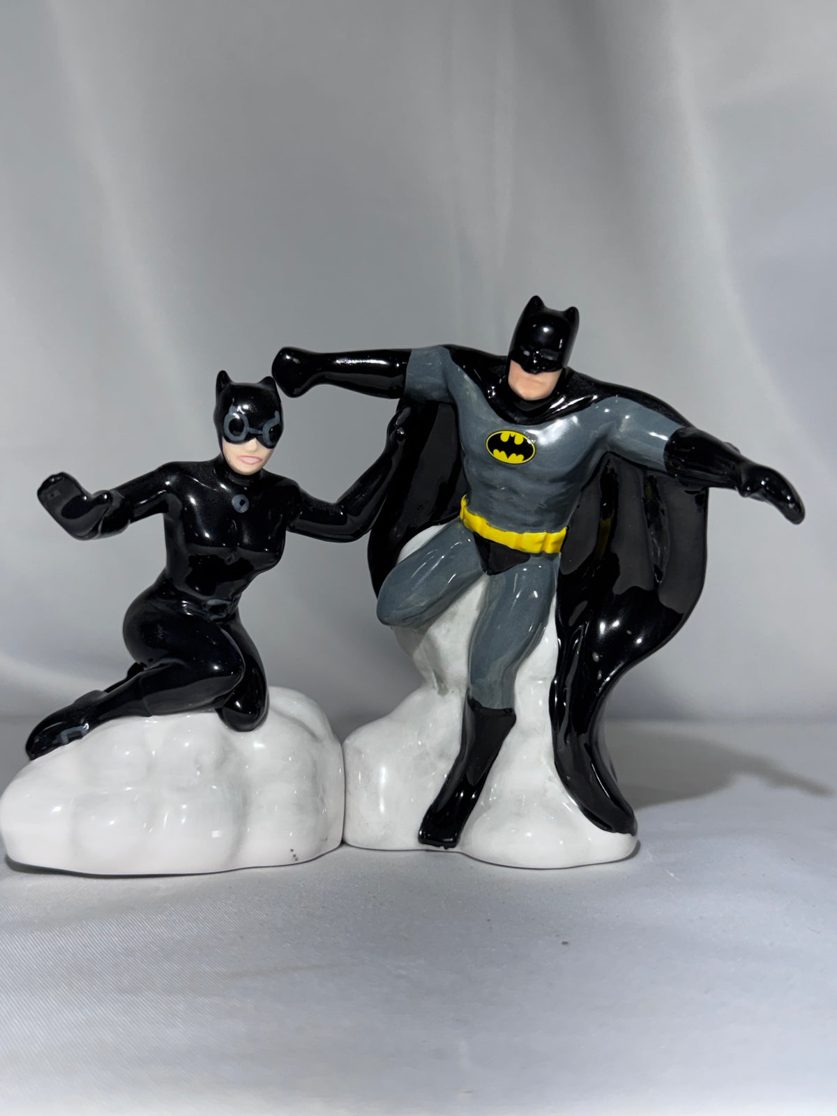 DC Comics Batman & Catwoman Magnetic Salt & Pepper Shakers – Westland Giftware #25535 – Original Box