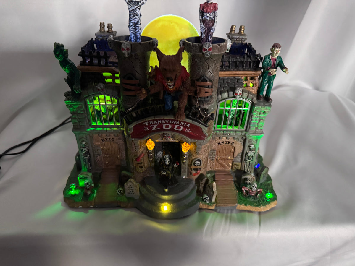 Lemax Spooky Town Transylvania Zoo – Animated Lighted & Musical Halloween Building – Retired
