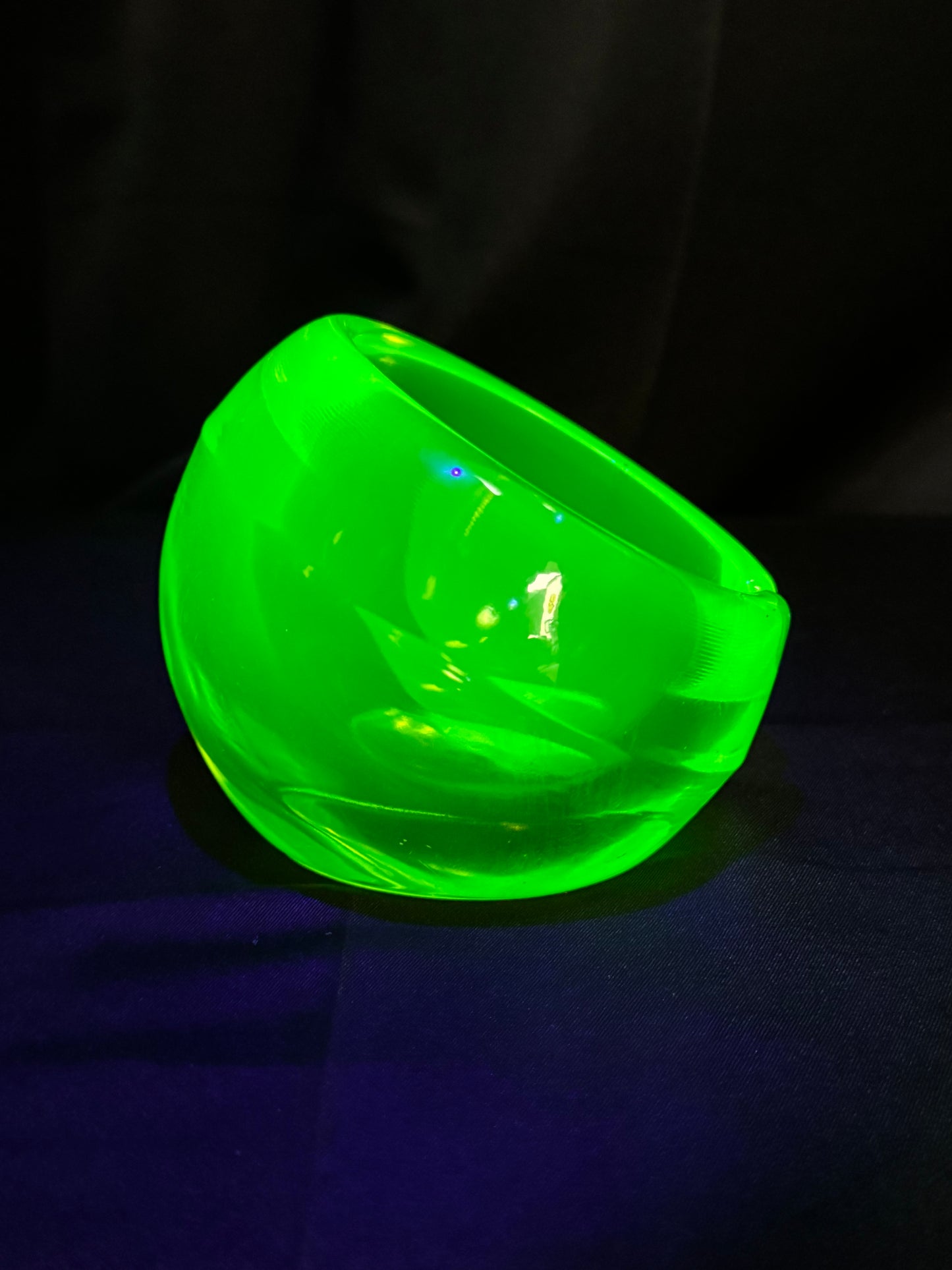 Vintage Viking Uranium Glass Orb Ashtray UV Reactive Green MCM 3.5” Glow Glass￼